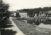 24 Dordogne CPSM FRANCE 24 "Lalinde, le bassin et le groupe scolaire"