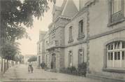 29 Finistere / CPA FRANCE 29 "Lesneven, place du château, la mairie"