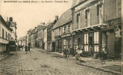 CPA FRANCE 27 "Montfort sur Risle, le centre, grande rue"