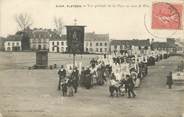 29 Finistere / CPA FRANCE 29 "Pleyben, vue générale de la place un jour de fête"