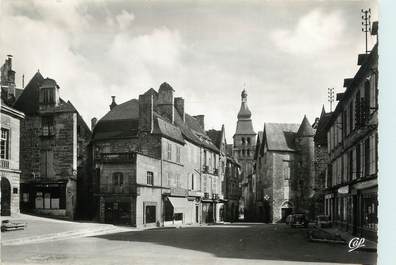 / CPSM FRANCE 24 "Sarlat, la place de la liberté et la cathédrale"