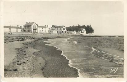 / CPSM FRANCE 85 "Ile de Noirmoutier, le viel, la plage"