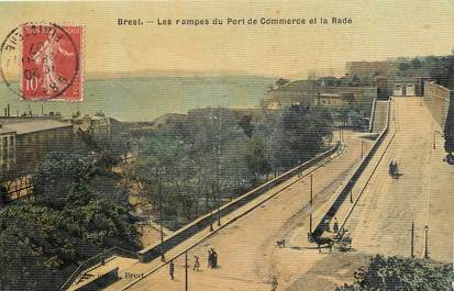 CPA FRANCE 29 "Brest, les rampes du port du commerce" / CARTE TOILÉE 