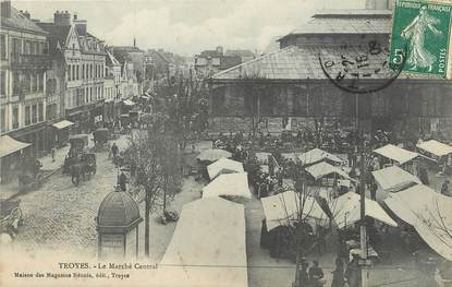 / CPA FRANCE 10 "Troyes, le marché central"