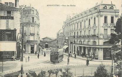 / CPA FRANCE 16 "Angoulême, rue des Halles"