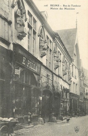 / CPA FRANCE 51 "Reims, rue de Tambour, maison des musiciens"