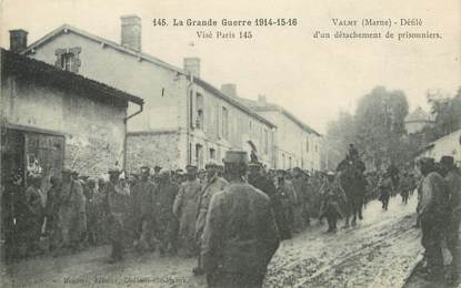 / CPA FRANCE 51 "Valmy, défilé d'un détachement de prisonniers" / MILITAIRES