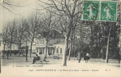 / CPA FRANCE 52 "Saint Dizier, la place de la gare"