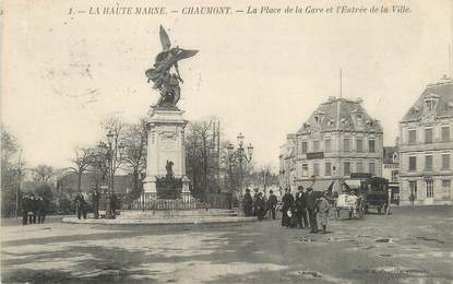 / CPA FRANCE 52 "Chaumont, la place de la gare et l'entrée de la ville"