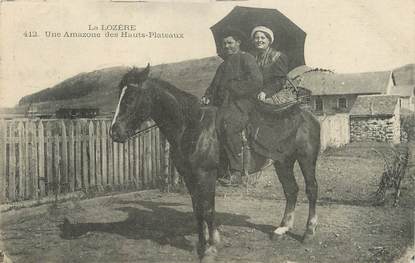 / CPA FRANCE 48 "Une amazone des Hauts plateaux" / CHEVAL