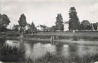 / CPSM FRANCE 49 "Cheffes sur Sarthes, la Sarthe au Val Saint Sulpice"