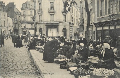 / CPA FRANCE 41 "Blois, le marché, rue Denis Papin"
