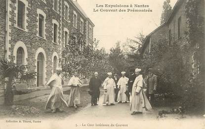 / CPA FRANCE 44 "Les expulsions à Nantes, le couvent des Prémontrés"