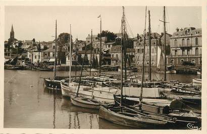 / CPSM FRANCE 44 "Pornic, le port et la ville"