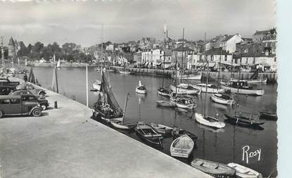 / CPSM FRANCE 44 "Pornic, vue d'ensemble du port et de la ville"