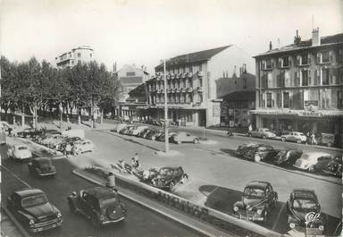 / CPSM FRANCE 26 "Valence, Place de la république" /  AUTOMOBILE