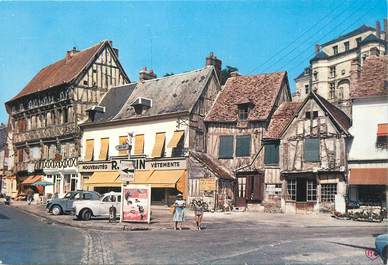/ CPSM FRANCE 27 "Gaillon, vieilles maisons Normandes et ancien château"