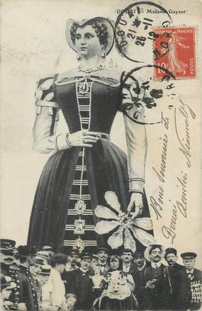 / CPA FRANCE 59 "Douai, Madame Gayant"