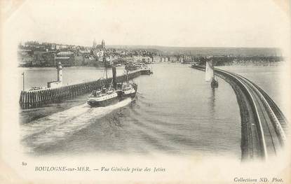 / CPA FRANCE 62 "Boulogne Sur Mer, vue générale prise des jetées"