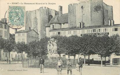 / CPA FRANCE 79 "Niort, le monument Ricard et le Donjon"