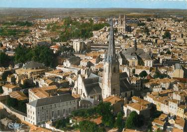 / CPSM FRANCE 79 "Niort, église Notre Dame, la mairie"