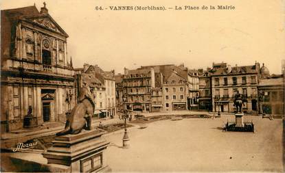 / CPA FRANCE 56 "Vannes, la place de la mairie"