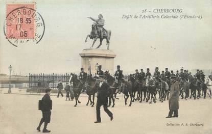 / CPA FRANCE 50 "Cherbourg, défilé de l'artillerie Coloniale"