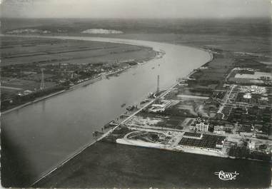 / CPSM FRANCE 27 "Quillebeuf sur Seine, les raffineries de port Jérôme"