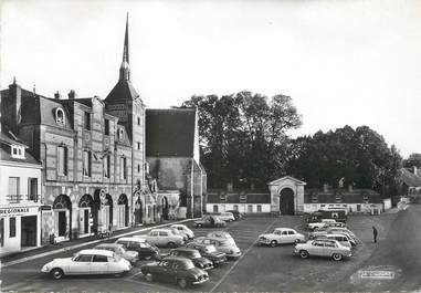 / CPSM FRANCE 28 "Maintenon, l'hôtel de ville" / DS