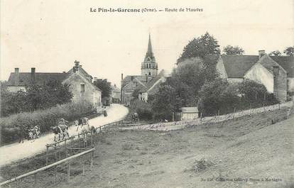 / CPA FRANCE 61 "Le Pin la Garenne, route de Mauves"