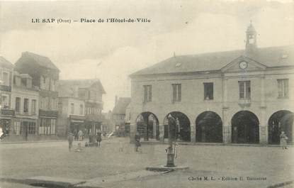 / CPA FRANCE 61 "Le Sap, place de l'hôtel de ville"