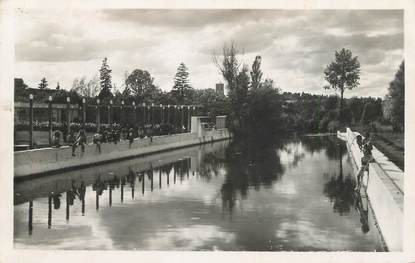 / CPSM FRANCE 61 "Le Mesle sur Sarthe, la piscine"