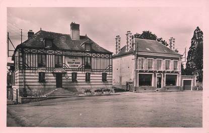 / CPSM FRANCE 61 "Le Mesle sur Sarthe, place du marché"