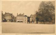 61 Orne / CPA FRANCE 61 "Longny au Perche, la place et le vieux château"