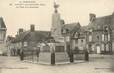 / CPA FRANCE 61 "Juvigny sous Andaine, la place et le monument"