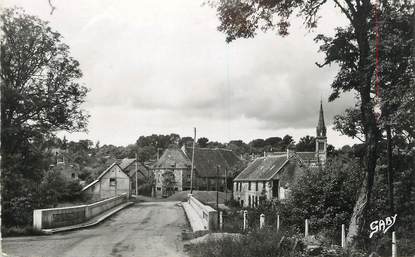 / CPA FRANCE 61 "Les Tourailles, le pont et hôtel Saint Martin"