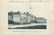 61 Orne / CPA FRANCE 61 "Bazoches sur Hoene, centre du bourg et la mairie"