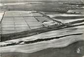 30 Gard / CPSM FRANCE 30 "Aigues Mortes, vue aérienne sur les salins"