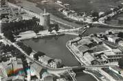 30 Gard / CPSM FRANCE 30 "Aigues Mortes, vue sur le bassin et la tour de Constance"