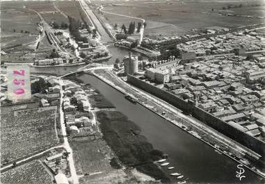 / CPSM FRANCE 30 "Aigues Mortes, vue aérienne "