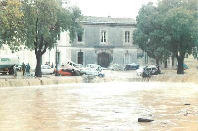 / CPSM FRANCE 30 "Nîmes, 1988" /  INONDATIONS