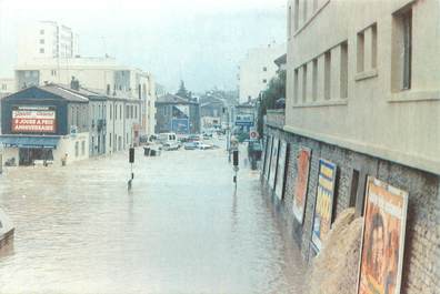 / CPSM FRANCE 30  "Nîmes, 1988" / INONDATIONS