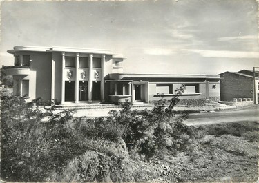 / CPSM FRANCE 30 "Saint Gilles, les bains douches municipaux"