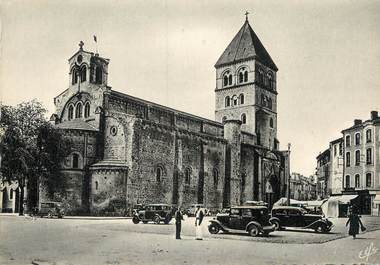 / CPSM FRANCE 31 "Saint Gaudens, l'église collégiale"