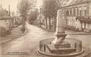 72 Sarthe / CPA FRANCE 72 "Ecommoy, le monument et route du Mans "