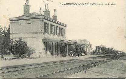 / CPA FRANCE 78 "La Queue les Yvelines, la gare"
