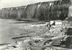 / CPSM FRANCE 76 "Saint Valéry en Caux, la plage et les falaises"