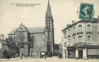 / CPA FRANCE 03 "Moulins, place Achille Roche et église du Sacré Coeur"