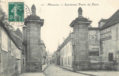 / CPA FRANCE 03 "Moulins, ancienne porte de Paris" / AFFICHE