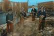 / CPSM FRANCE 33 "Gujan Mestras, remaillage des filets"